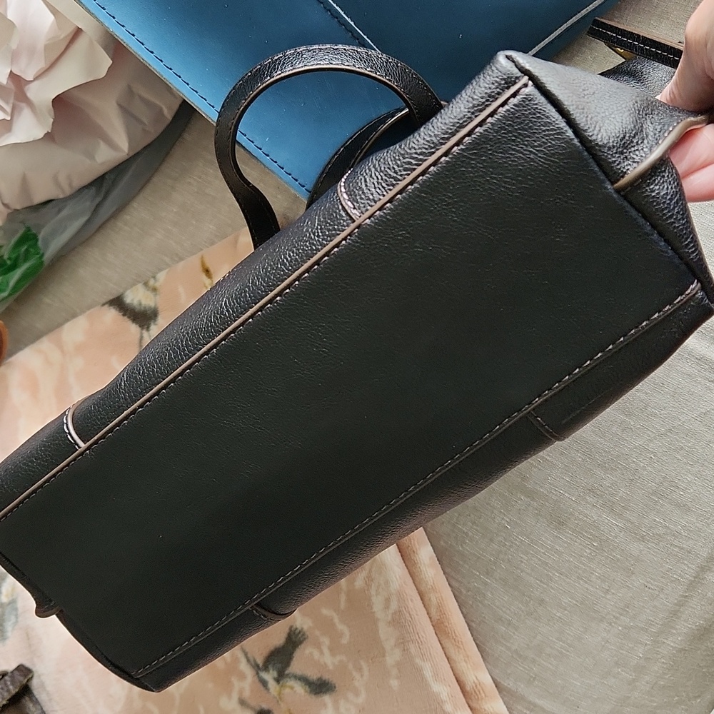 Fossil Black Leather Crossbody - Picture 6 of 9